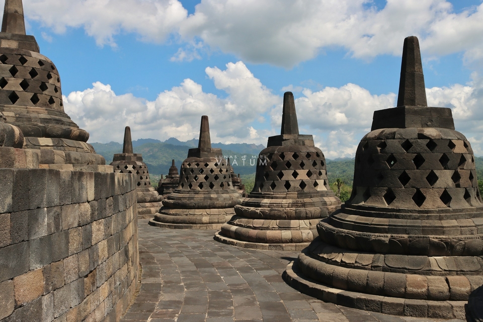 Visita Templos budistas de Mendut, Pawon y Borobudur 