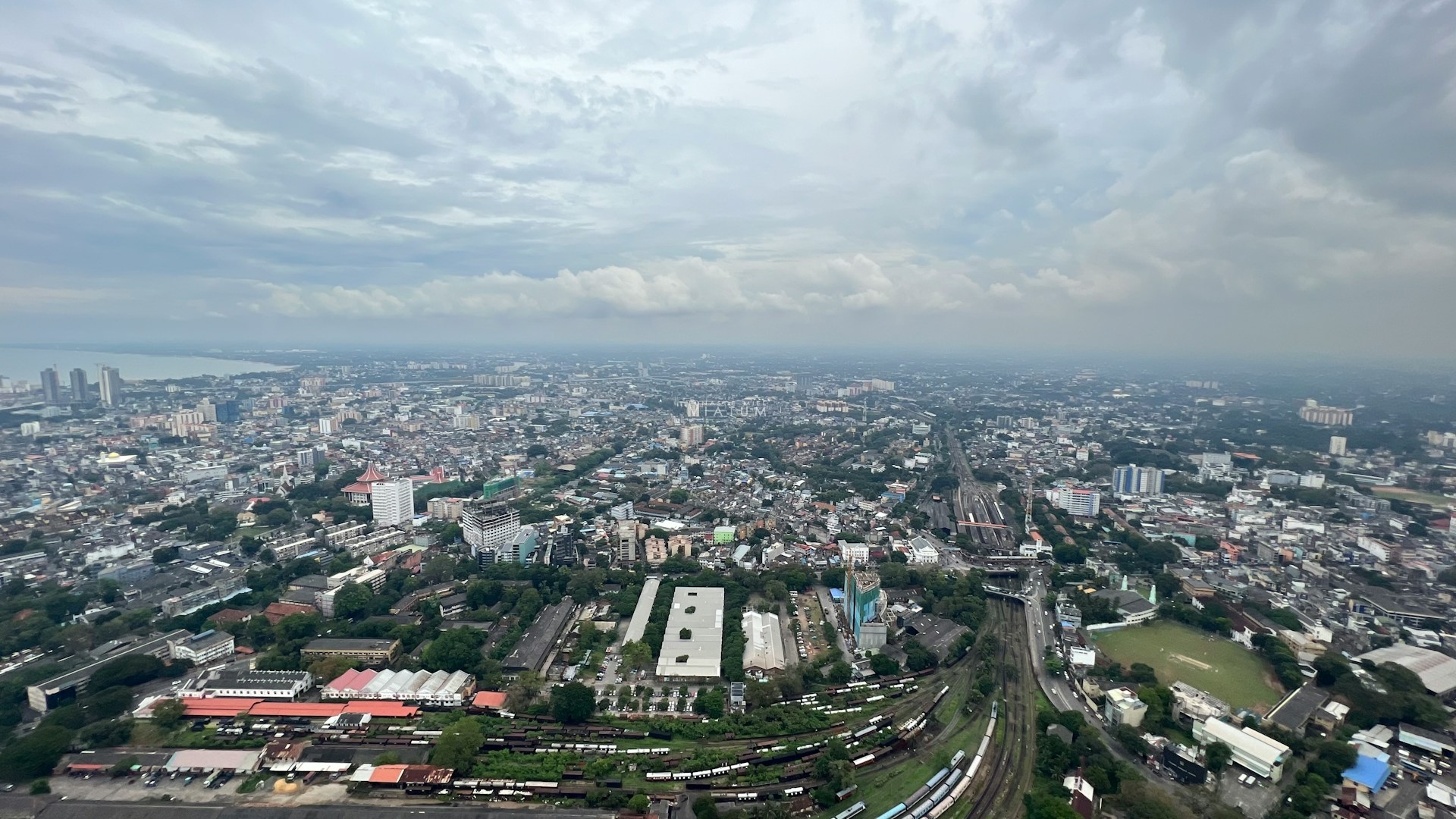 Día 1: Ciudad de origen - Colombo