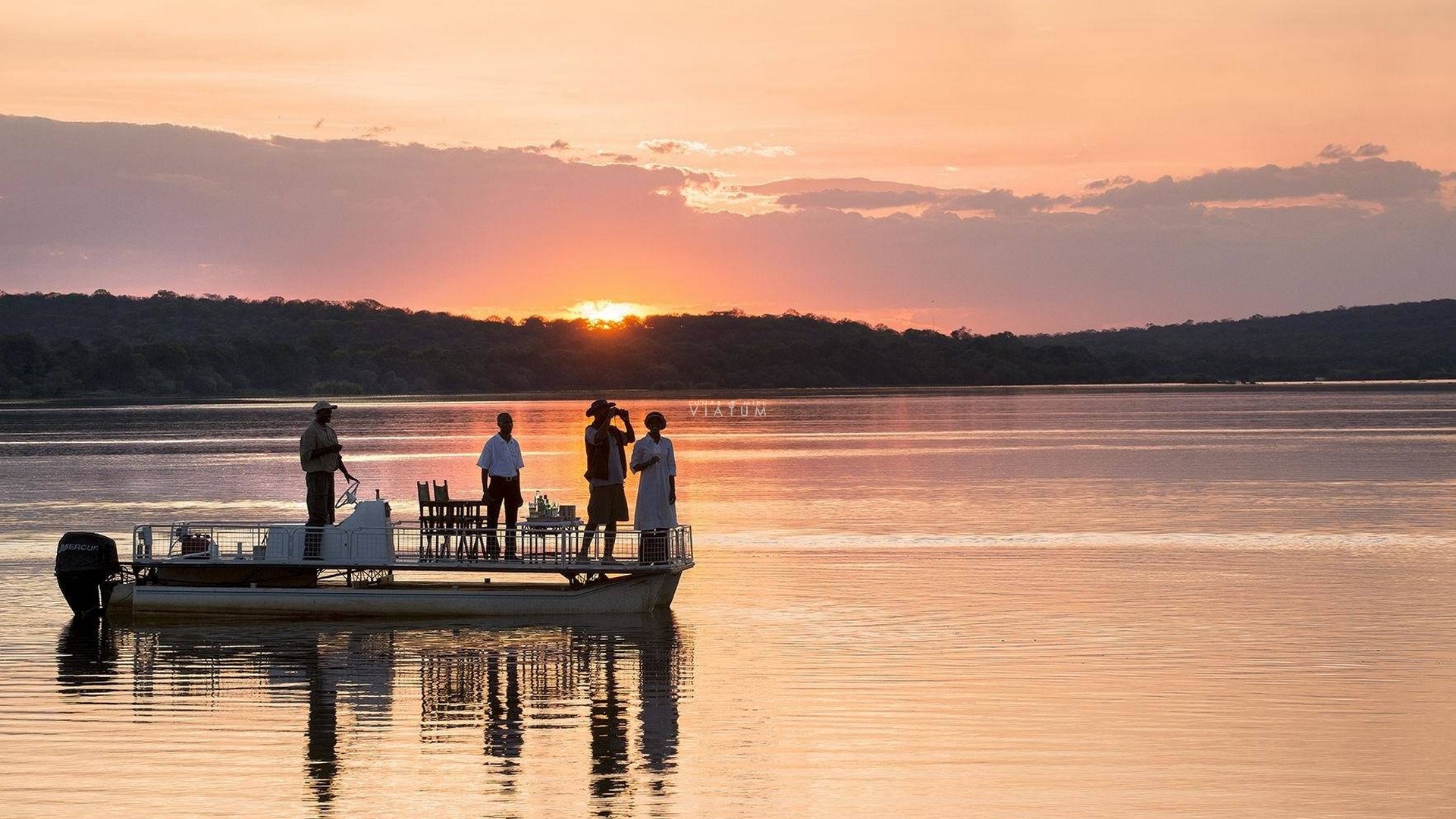 Crucero al atardecer en el río Zambeze