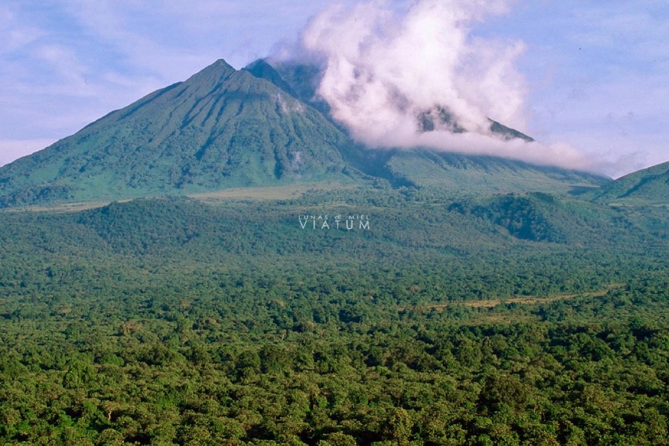 Caminata por Parque de los Volcanes 