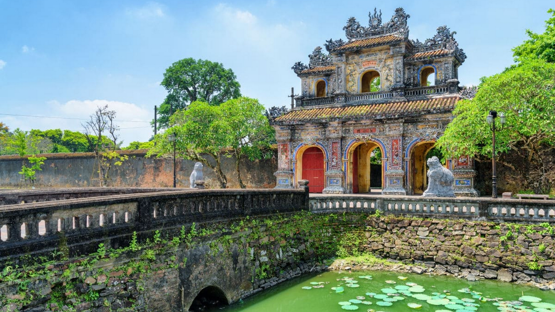 Día 8: Bahía de Halong - Hanoi - Hue